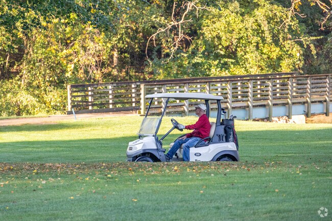 Golf Courses in the area of Grand Central are a staple for outdoor recreation.