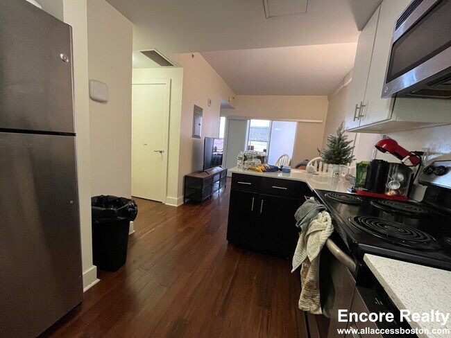 8 Winter St unit 311, Boston, MA 02108 - photo 3