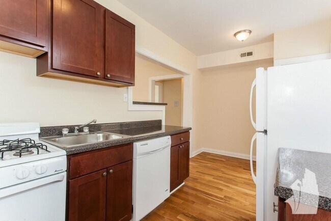 1420 W Byron St unit 3900-2, Chicago, IL 60613 - photo 6