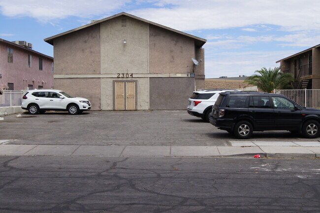2304 Saturn Ave unit C, North Las Vegas, NV 89030 - photo 2