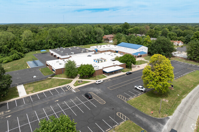 Illini Elementary School focuses on core subjects like English.