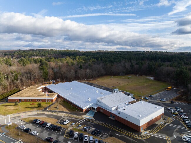 South Londonderry Elementary School in Londonderry, NH serves grades 1-5.