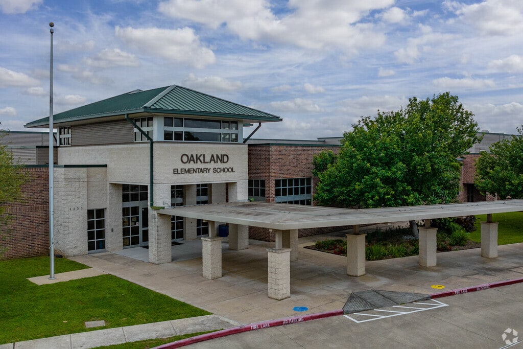 This is the entrance to Oakland Elementary School in Waterside.