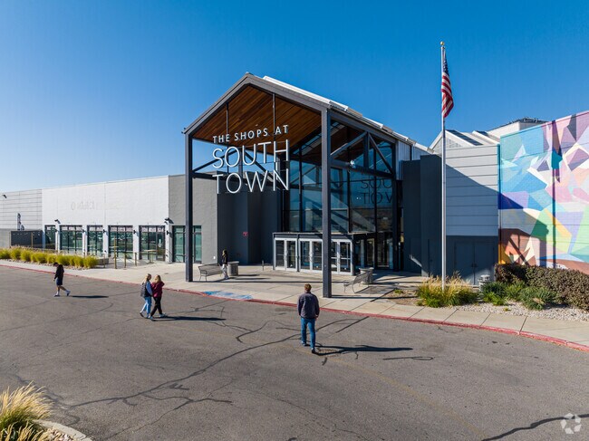 South Town’s modern entrance incorporates metal, glass and natural wood details.