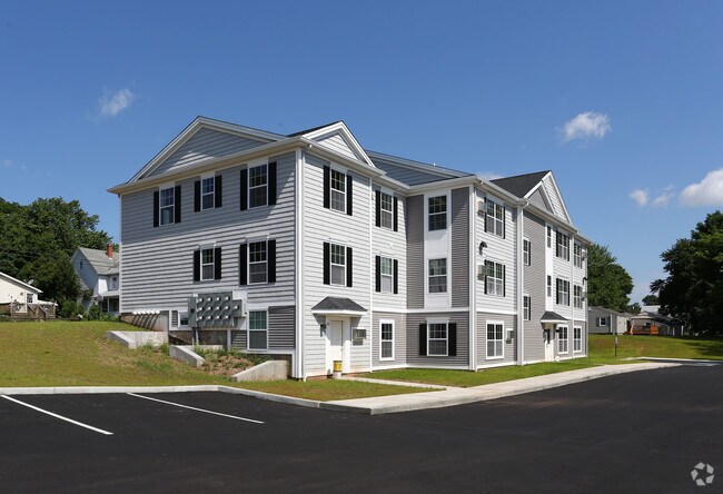 On Ward Apartments, Middletown, CT 06457 - photo 4