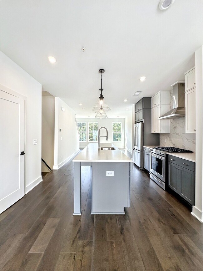 201 New St, Decatur, GA 30030 - photo 2