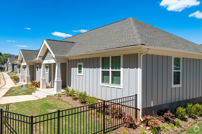 Zora University, Charlotte, NC 28213 - photo 2