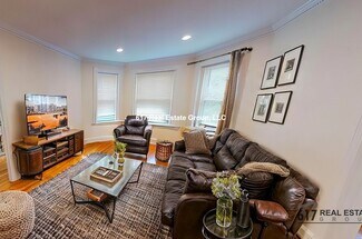 73 Thatcher St Unit 302, Brookline, MA 02446