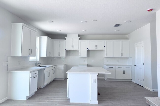 5166 Prairie Preserve Run, Saint Cloud, FL 34772 - photo 5