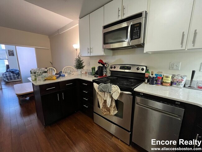 8 Winter St unit 311, Boston, MA 02108 - photo 2