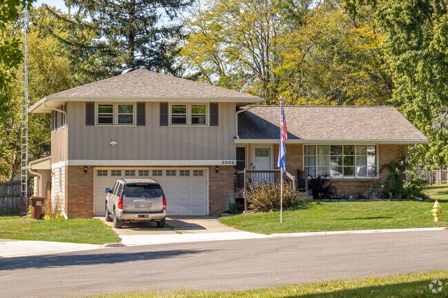 Split level homes are harder to come by within Alpine Ridge.