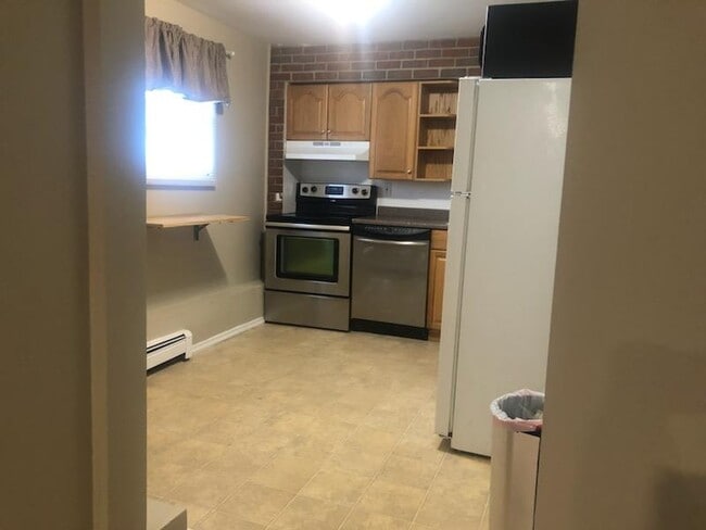 104 N Jefferson Ave, Lindenhurst, NY 11757 - photo 2