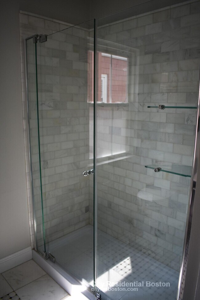 693 E 6th St unit 2, Boston, MA 02127 - photo 6