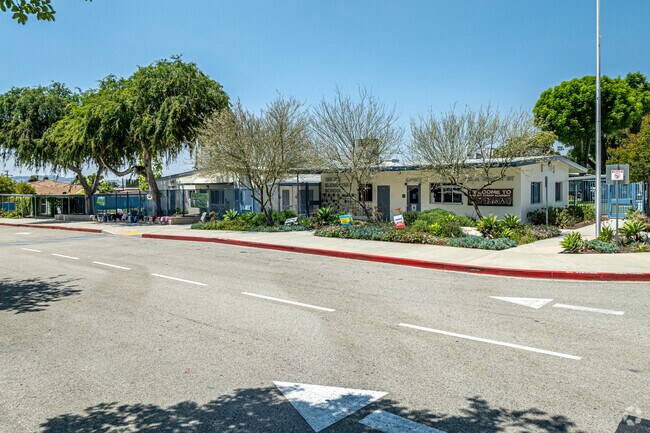 The pick up and drop off area at Walnut Elementary School in La Habra.