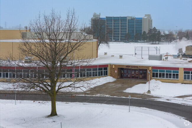 Cheektowaga High School has a student teacher ratio of 11 to 1.