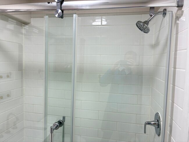 625 C St NE unit Capitol Hill One Bed, Washington, DC 20002 - photo 5