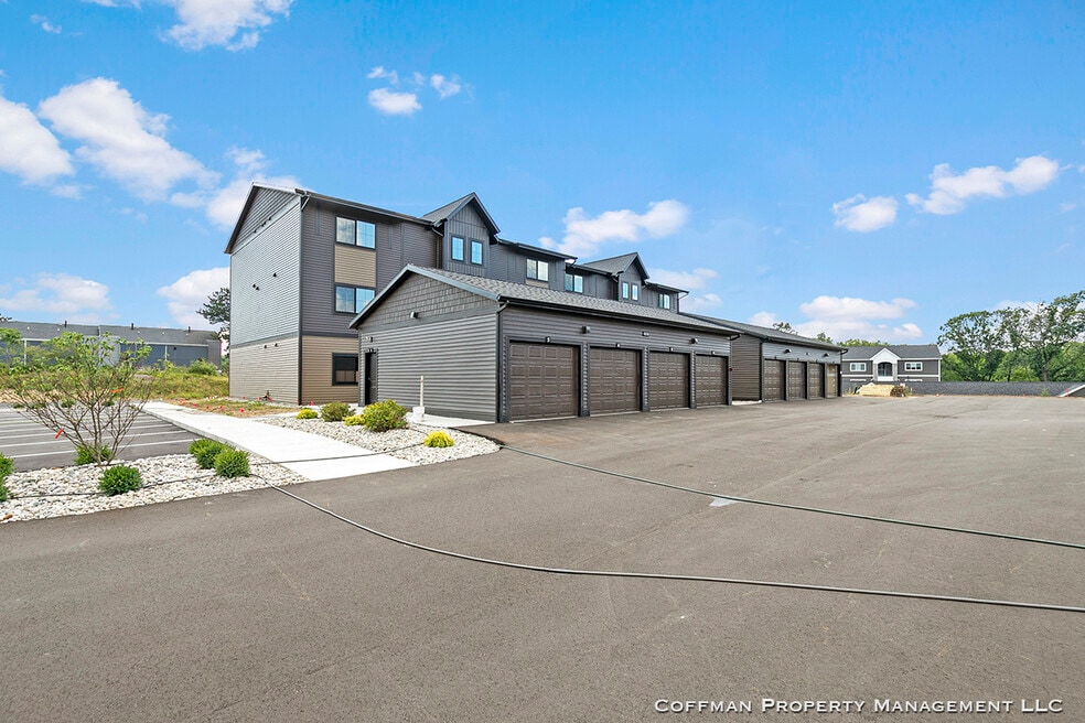 Northern Dell Commons, Grand Rapids, MI 49525 - photo 1