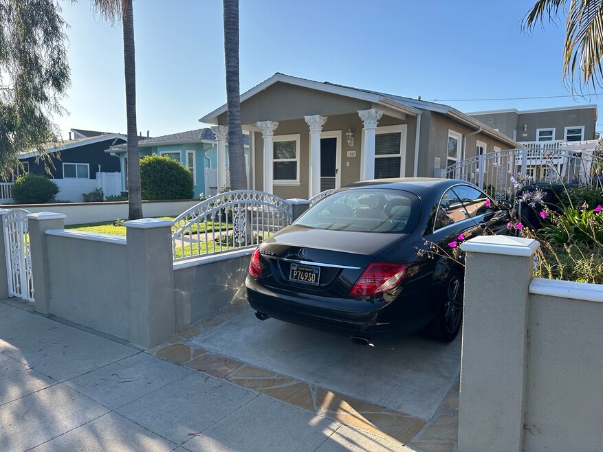 1060 W 26th St, San Pedro, CA 90731 - photo 1