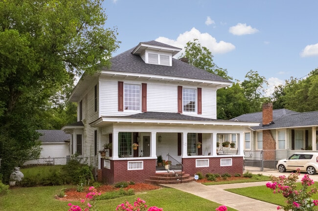 Four Square homes usually feature spacious rooms and a large front porch.