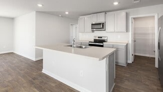 37 Brogdon St, Wilmington, NC 28411