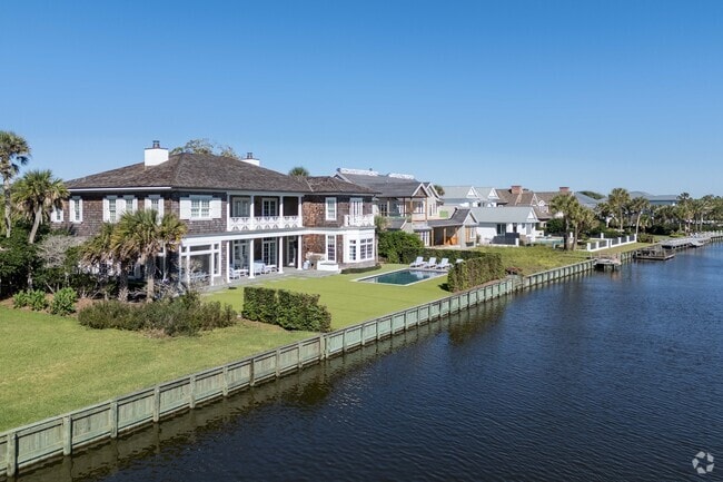 A row of beautiful single family homes by Lake Vedra in Ponte Vedra Beach.