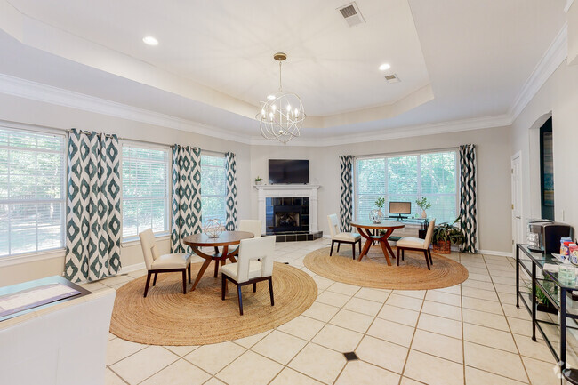 Common Area/Leasing Office