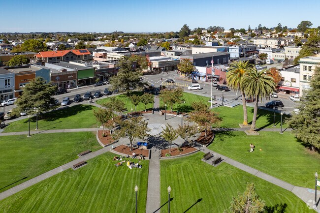Greenview-Windsong neighbors unite at Arcata Plaza for the Saturday Farmers' Market and more.