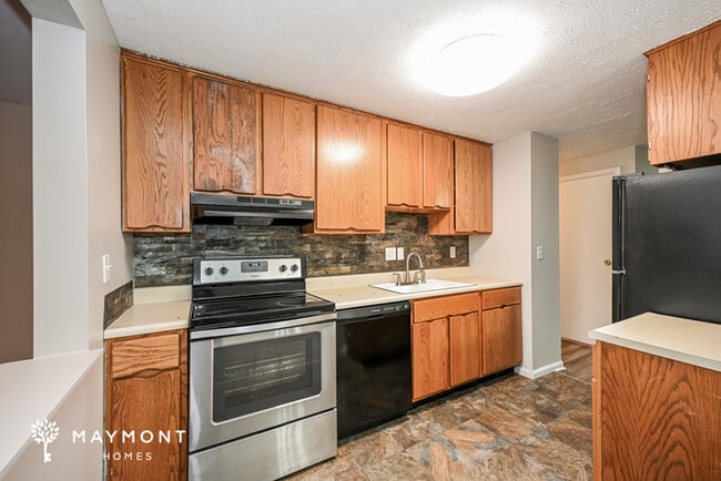 1663 W Kemper Rd, Cincinnati, OH 45240 - photo 6