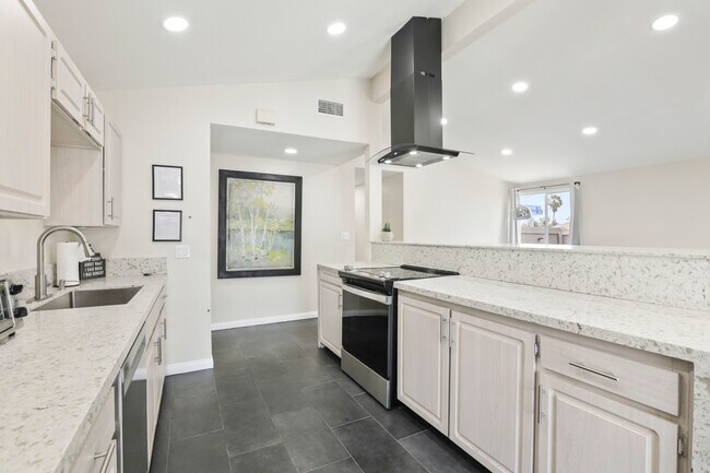 9452 Larrabee Ave, San Diego, CA 92123 - photo 7