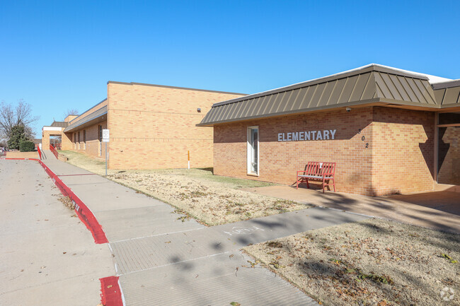 Tuttle Elementary is conveniently located on East Main Street.