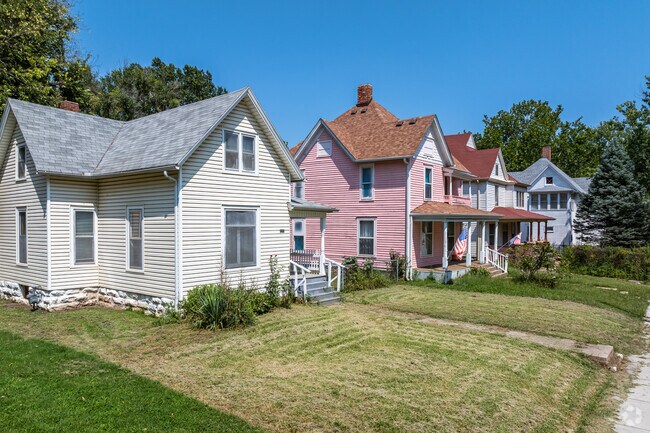 Most of the homes in Central Park sit on quarter acre lots with unfenced yards.