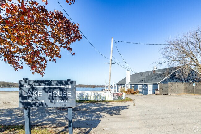 The Lake House on Pistakee is a restaurant on the lake with outdoor seating in East Johnsburg.