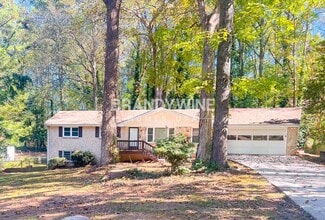 156 King David Dr SW, Lilburn, GA 30047