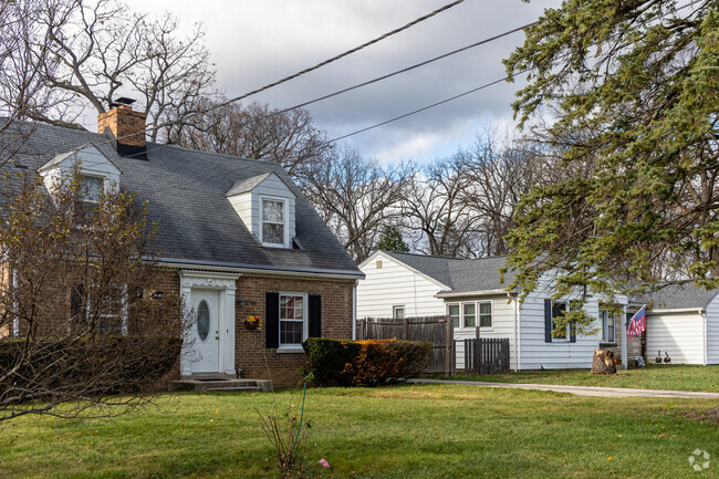 Plush yards and old trees make up the thick wooded mosaic of the Bonnie Brook neighborhood.