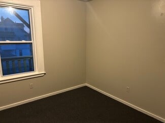 32 Mckinley Ave Unit 3bd room SHARED apartment, Bridgeport, CT 06606