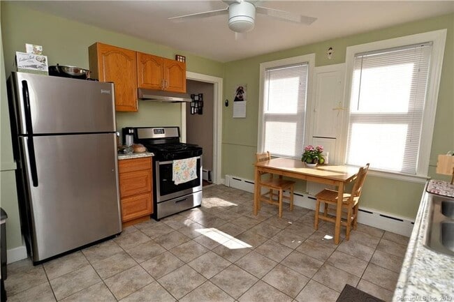 85 Kneen St unit 1, Shelton, CT 06484 - photo 4