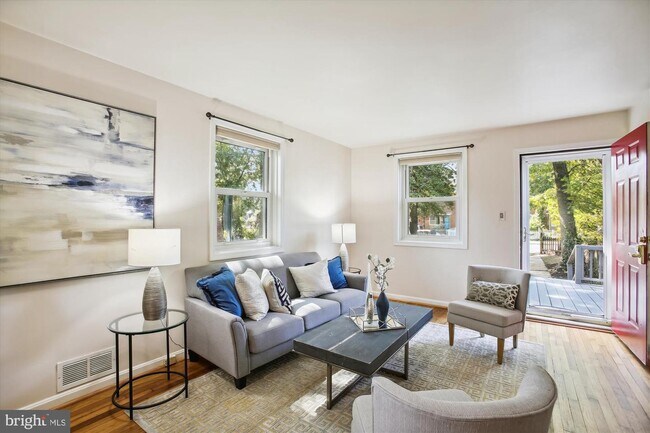 127 Dale St, Alexandria, VA 22305 - photo 5