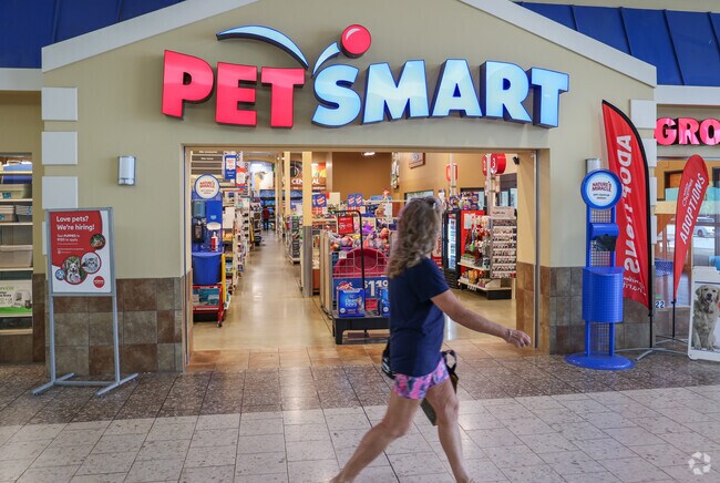 The Lake Square Mall is home to the local Pets Smart fro Lake Yale animal lovers.