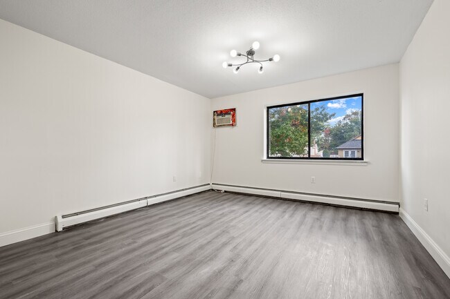 18 Signor St, East Hartford, CT 06108 - photo 7