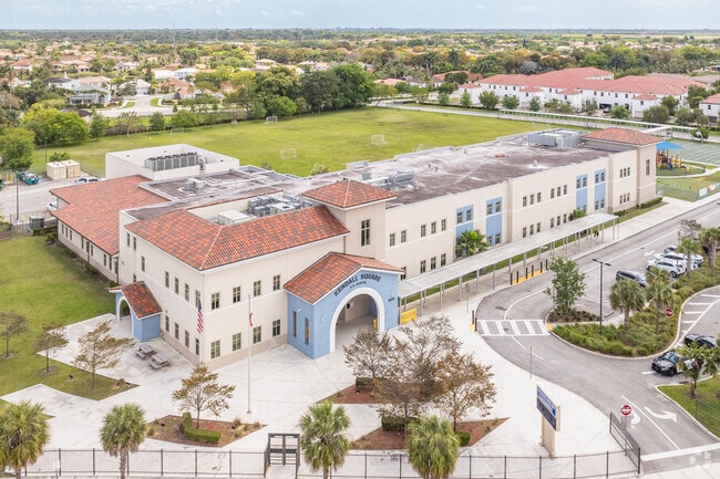 Kendall Square K-8 Center has a 14 to 1 student-teacher ratio.