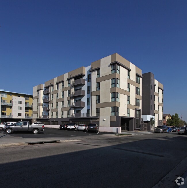 Arbor on Date, Lancaster, CA 93534 - photo 5