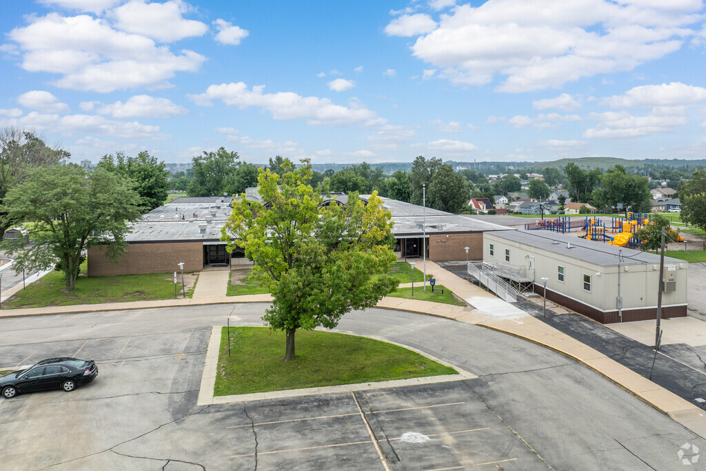 Grant Elementary School offers a sprawling campus when viewed from above.