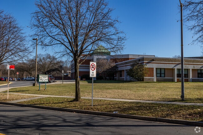 Find a supportive and enriching educational setting at Greencastle Elementary.