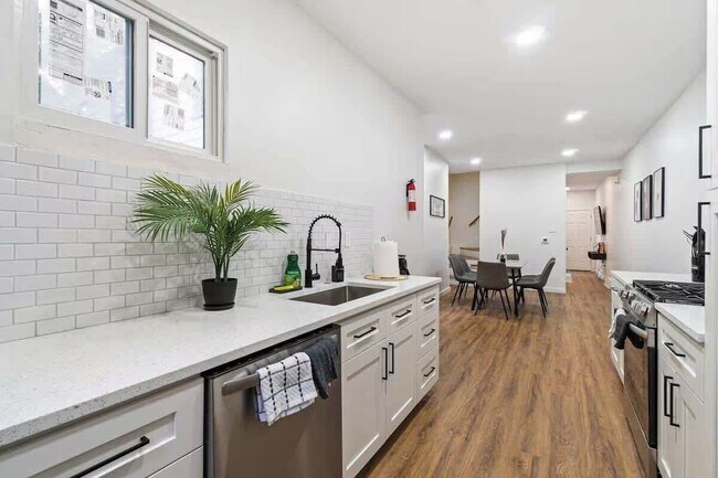 521 Alpine Ave, Pittsburgh, PA 15212 - photo 7