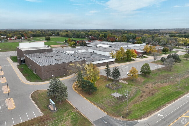 Robert Boeckman Middle School serves grades 6ht through 8th.