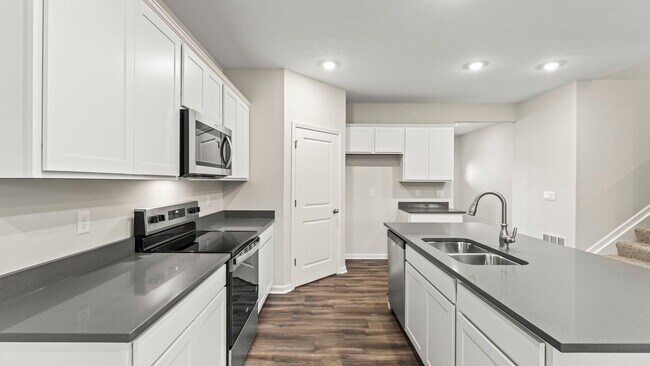 3639 Heritage Farm Ln, Amelia, OH 45102 - photo 4