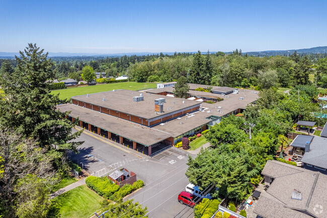 Aerial view of Ridgewood Elementary School in Cedar Hills, Oregon.