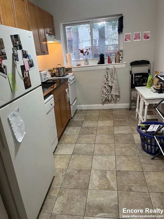 67 Chiswick Rd unit 10, Brighton, MA 02135 - photo 4