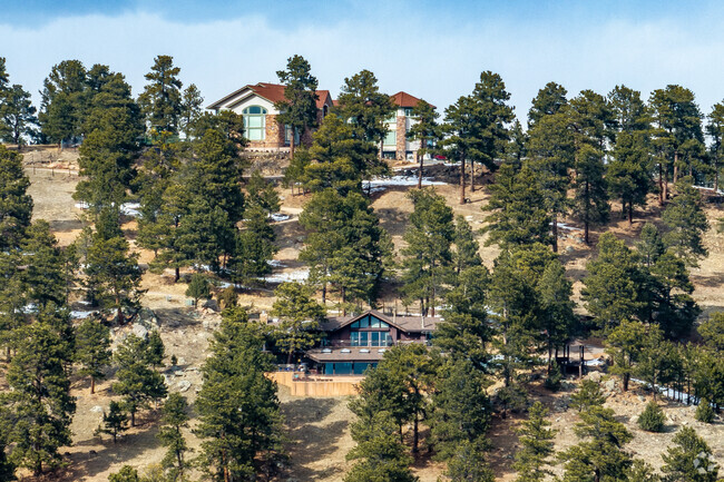 Contemporary mountain homes dot the hillsides of Genesee South.