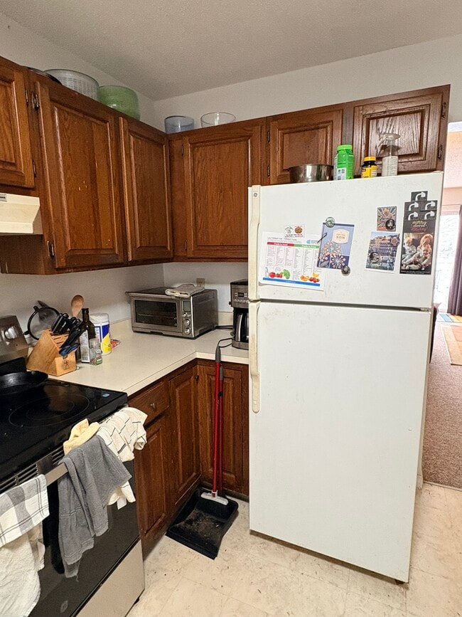 K6 Stonehedge Dr, South Burlington, VT 05403 - photo 7